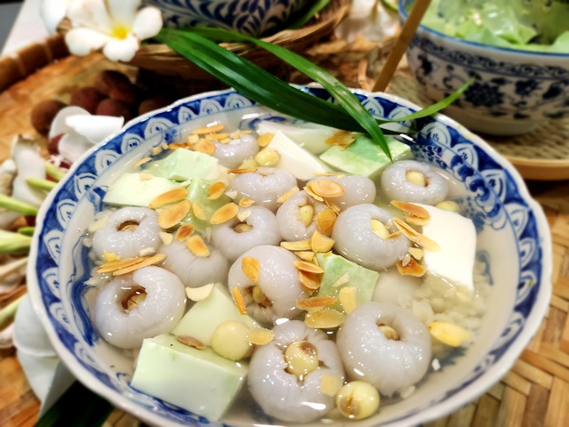 Quả vải chín rộ giá bán 'rẻ như cho', chị em mách nhau cách làm món ngon giải nhiệt lạ miệng ngày hè - 6