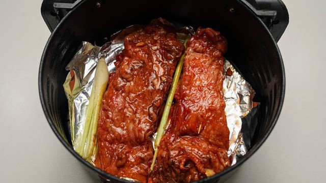 Thịt xá xíu bằng nồi chiên không dầu thơm nức mũi.