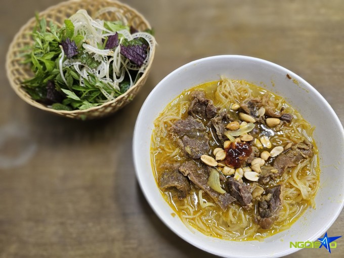 Tô phở đầy đặn với thịt bò