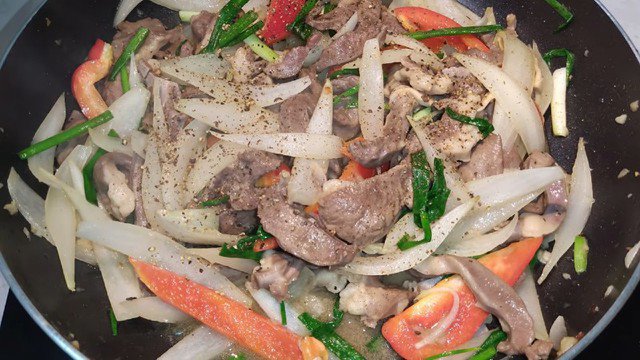 Món ăn từ hành tây và cật heo