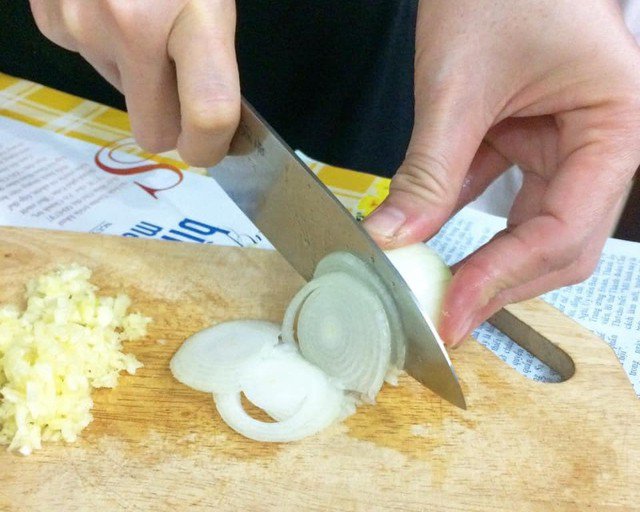 Hành tây được coi là 'thần dược’ dành cho sức khỏe sinh lý nam giới.