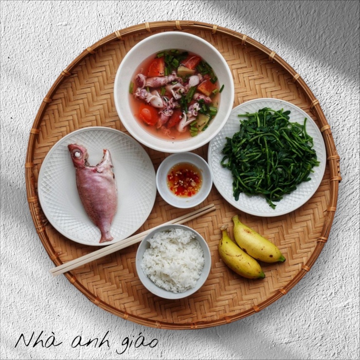 Mâm cơm ngon đủ chất cho người sống một mình.