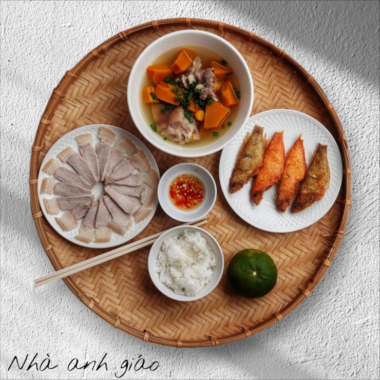 Mâm cơm ngon mỗi ngày như món quà cho bản thân.