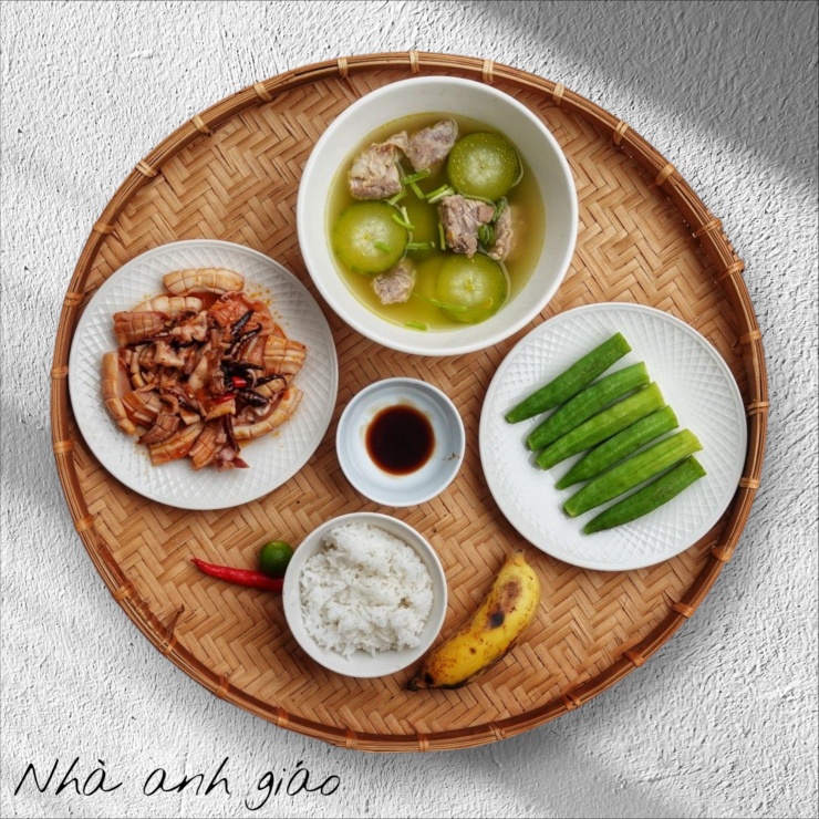 Mâm cơm ngon – niềm vui nhỏ của người sống một mình.