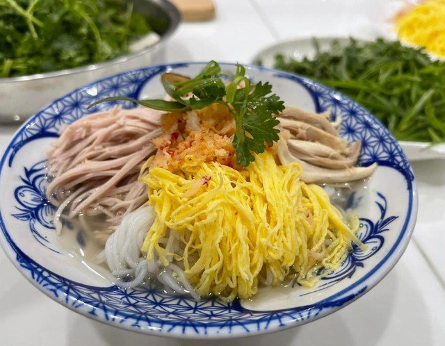 Bún thang - món ăn đại diện cho ẩm thực Hà Nội