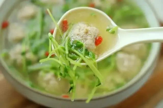 Canh rau mầm thịt viên dễ làm, bổ dưỡng khi ăn vào mùa thu