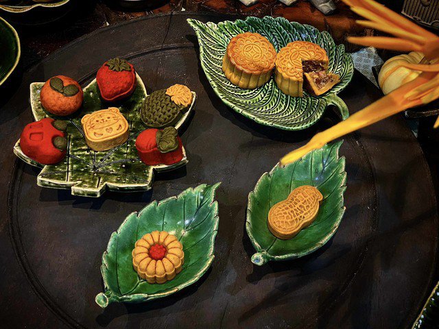 Theo chị Khánh Vi, chị cũng như nhiều 'đầu bếp' handmade khác, thời gian này ghi nhận số lượng đơn hàng tăng mạnh, đặc biệt ở nhóm khách hàng trẻ yêu thích sự độc đáo.