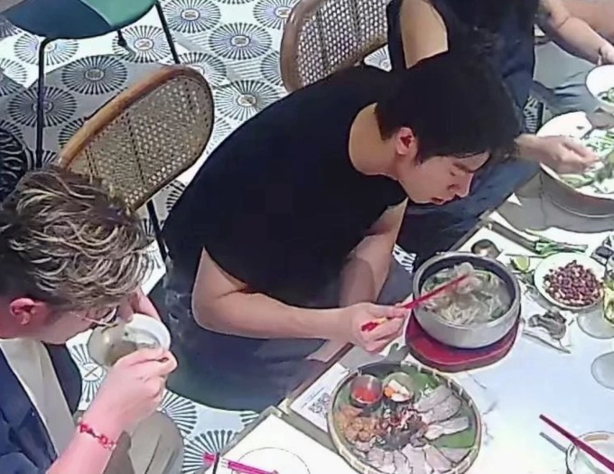 Hứa Quang Hán tại quán phở