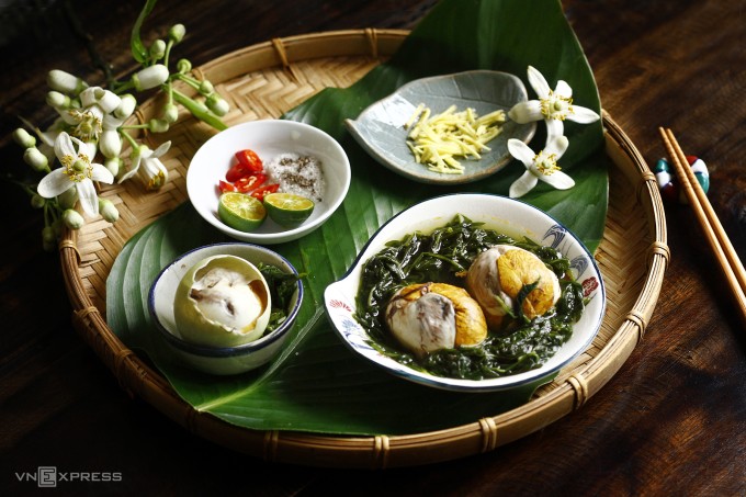 3 món ăn ngon từ rau ngải cứu - 5