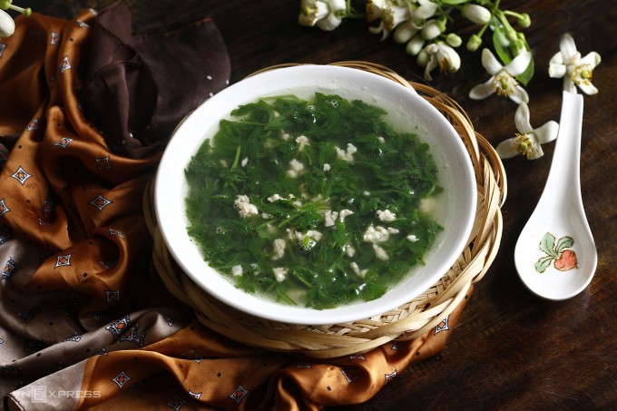 3 món ăn ngon từ rau ngải cứu - 6