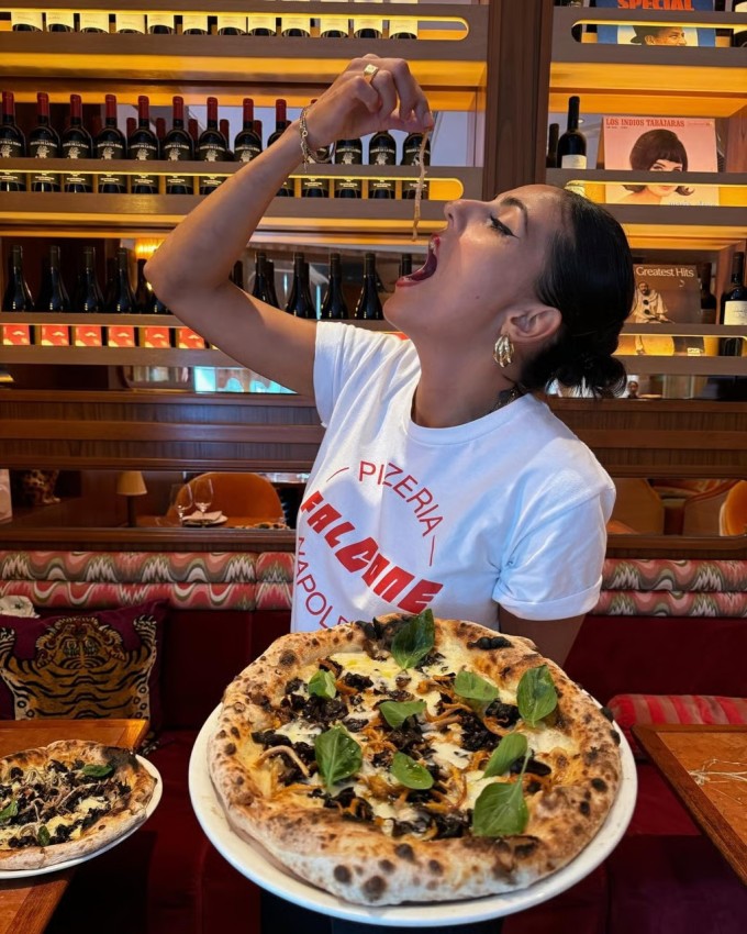 Món pizza rắn. Ảnh: falconehk/Instagram