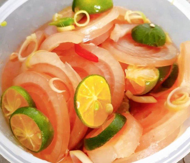 Thạch bì lợn ngâm sả tắc