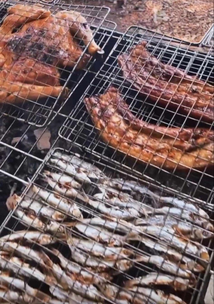 Món ăn nướng dân dã, mang đến hương vị quê nhà cho nàng hậu.