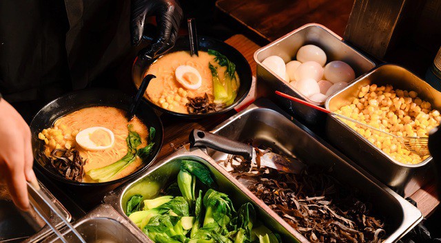 Các nguyên liệu làm món mì ramen đều được chế biến trong ngày để giữ trọn hương vị. HM