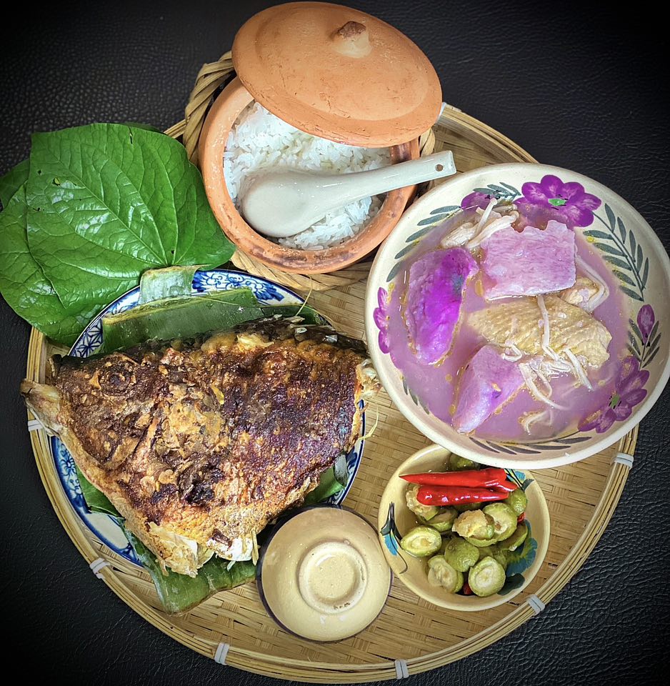 Cá rán - Canh khoai mỡ nấu cánh gà - Sấu dầm mắm