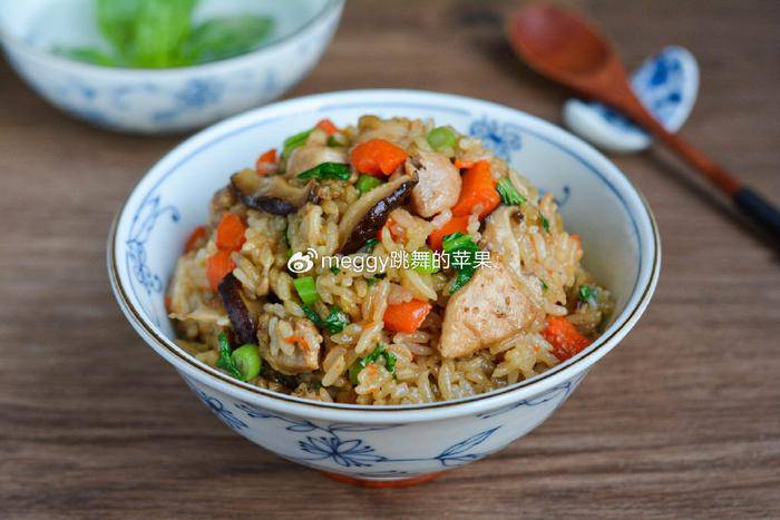 Cơm gà nấm hương