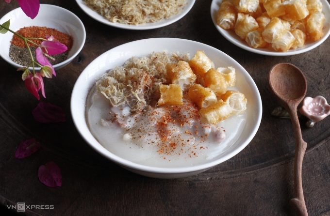 Cháo sườn sụn.