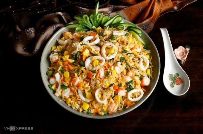 Lưu ý khi làm món cơm rang hải sản tại nhà - 3
