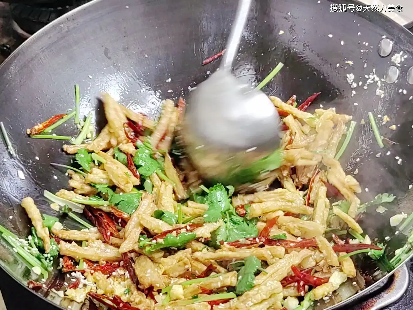 Nêm gia vị cho món ăn