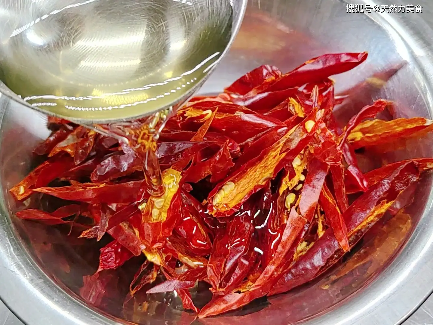 Ớt khô được chế biến