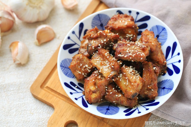 Sườn nướng thơm ngon, ăn là mê.