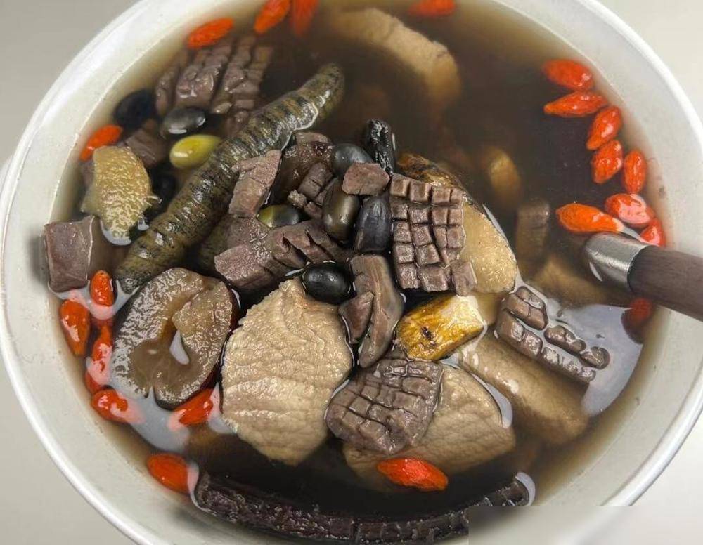 Canh cật heo đẳng sâm hoàng kỳ