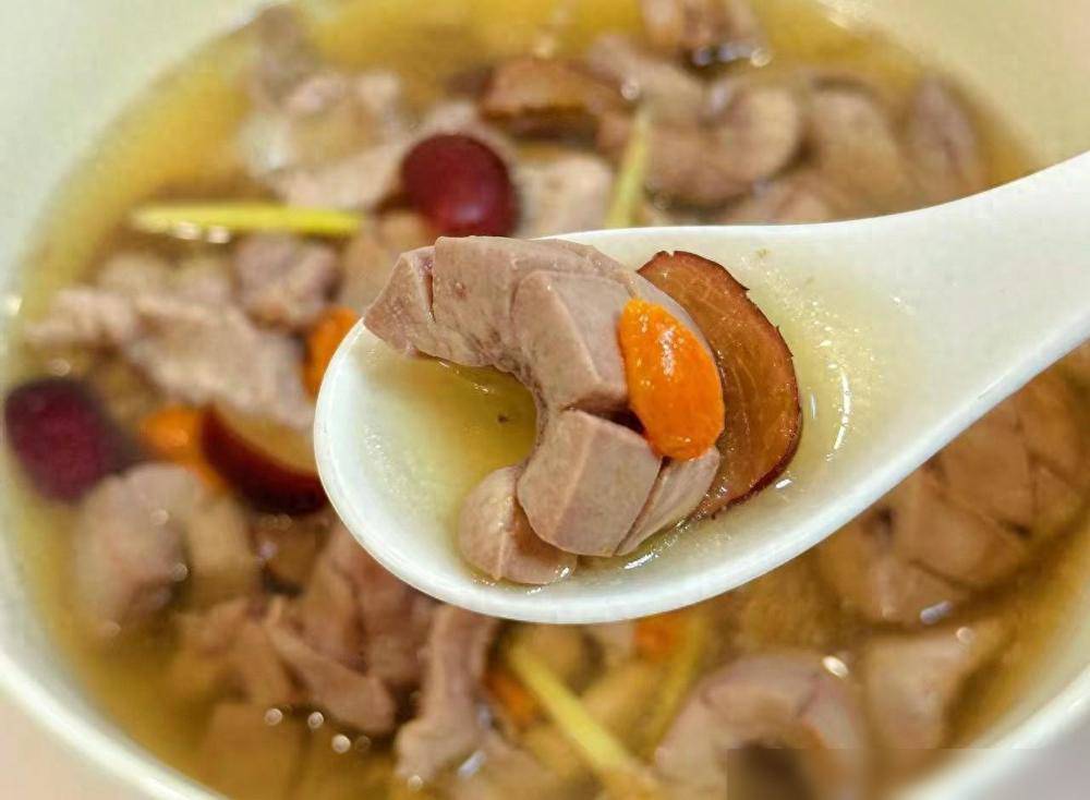 Canh cật heo với đậu đen