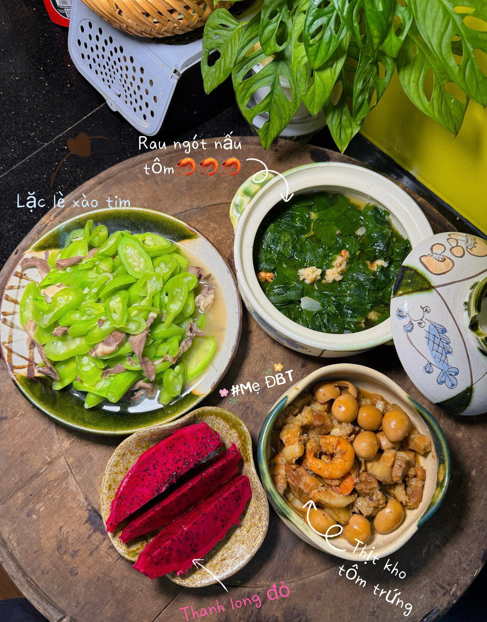 Thịt kho tôm trứng - Lặc lè xào tim - Canh rau ngót - Thanh long đỏ