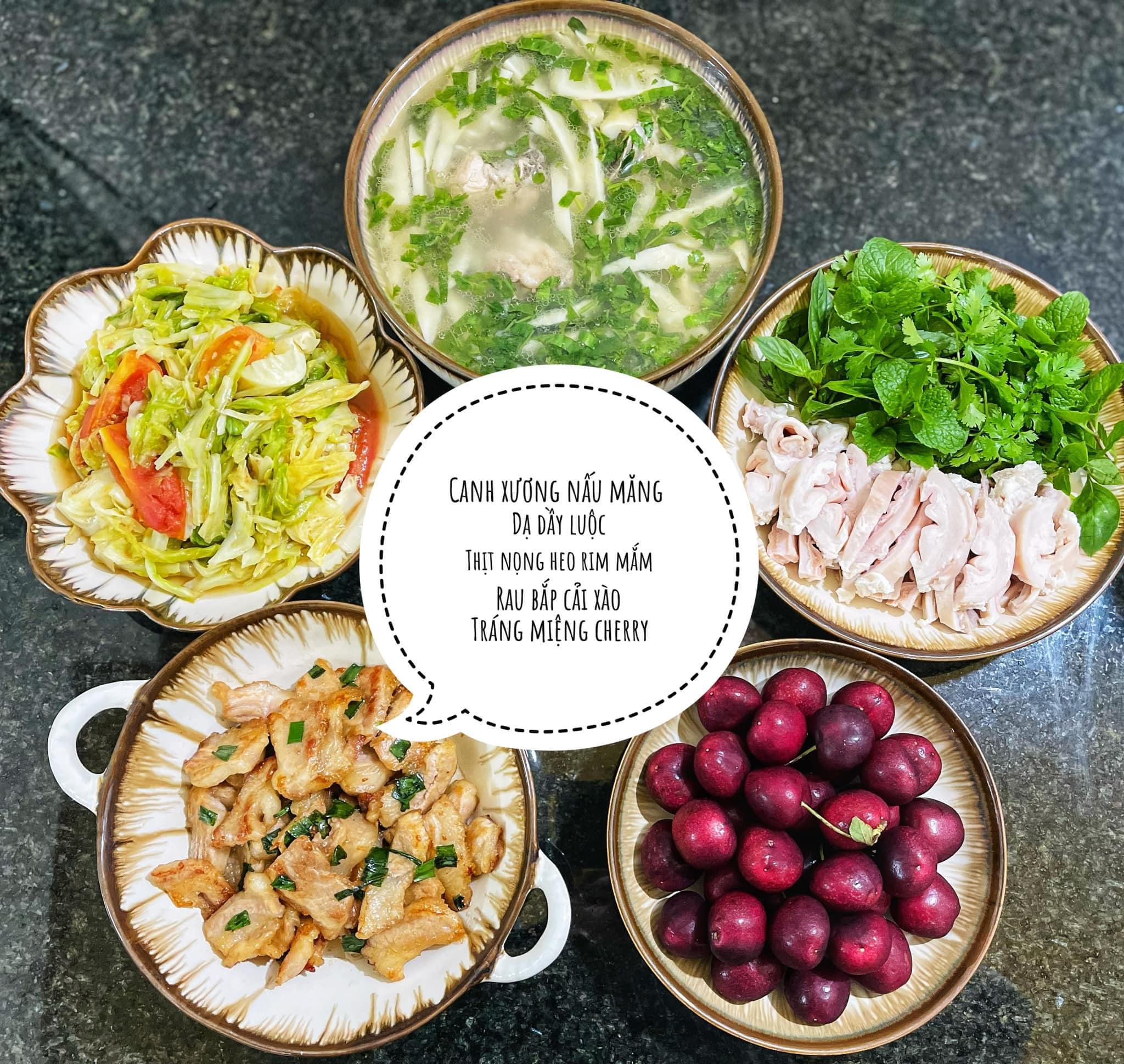 Dạ dày luộc - Canh xương nấu măng - Bắp cải xào - Nọng heo rim mắm