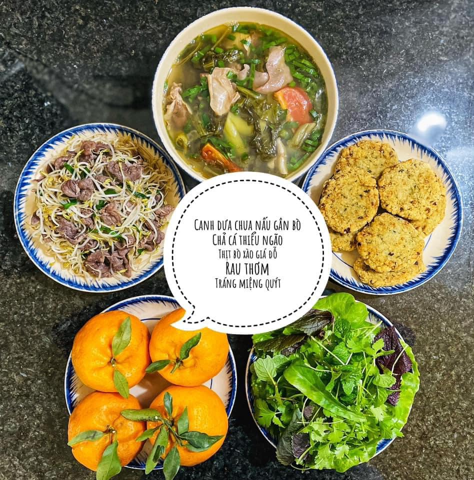 Canh dưa chua nấu sườn - Chả cá - Thịt bò xào giá đỗ