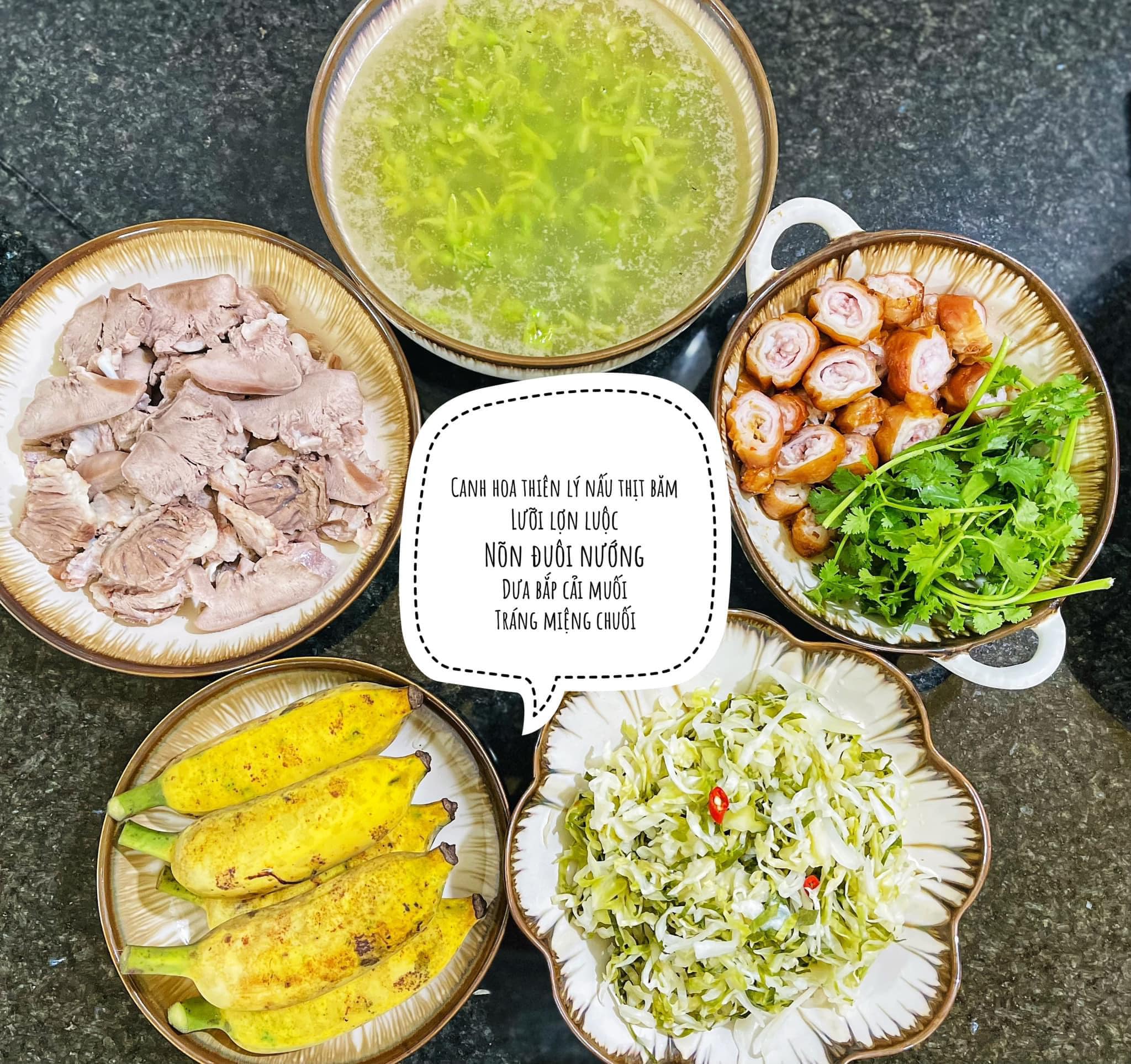 Lưỡi lợn luộc - Khấu đuôinướng - Canh hoa thiên lý