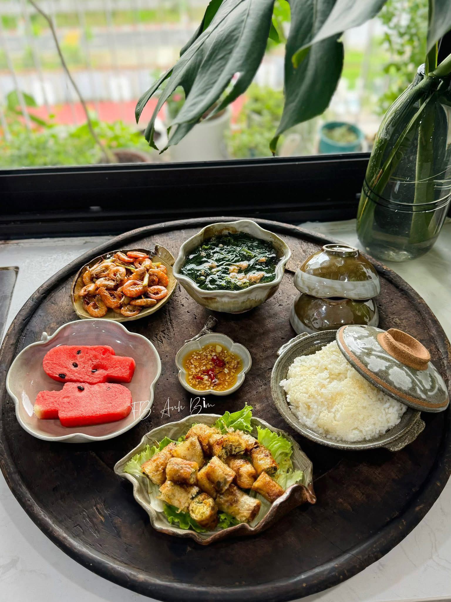 Nem rán - Tôm rang - Canh tôm nấu rau dền - Dưa hấu