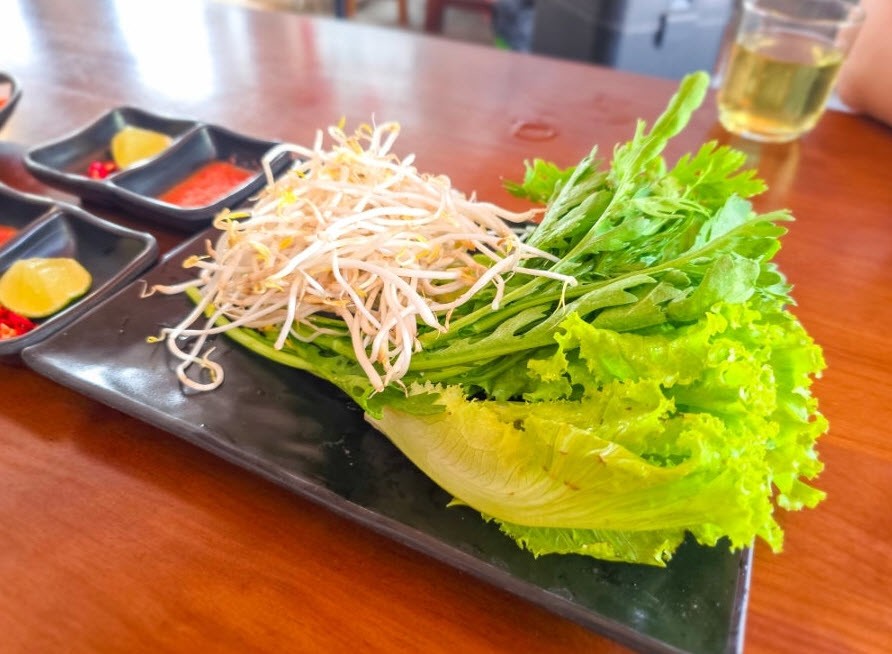 Không khí đông đúc tại quán