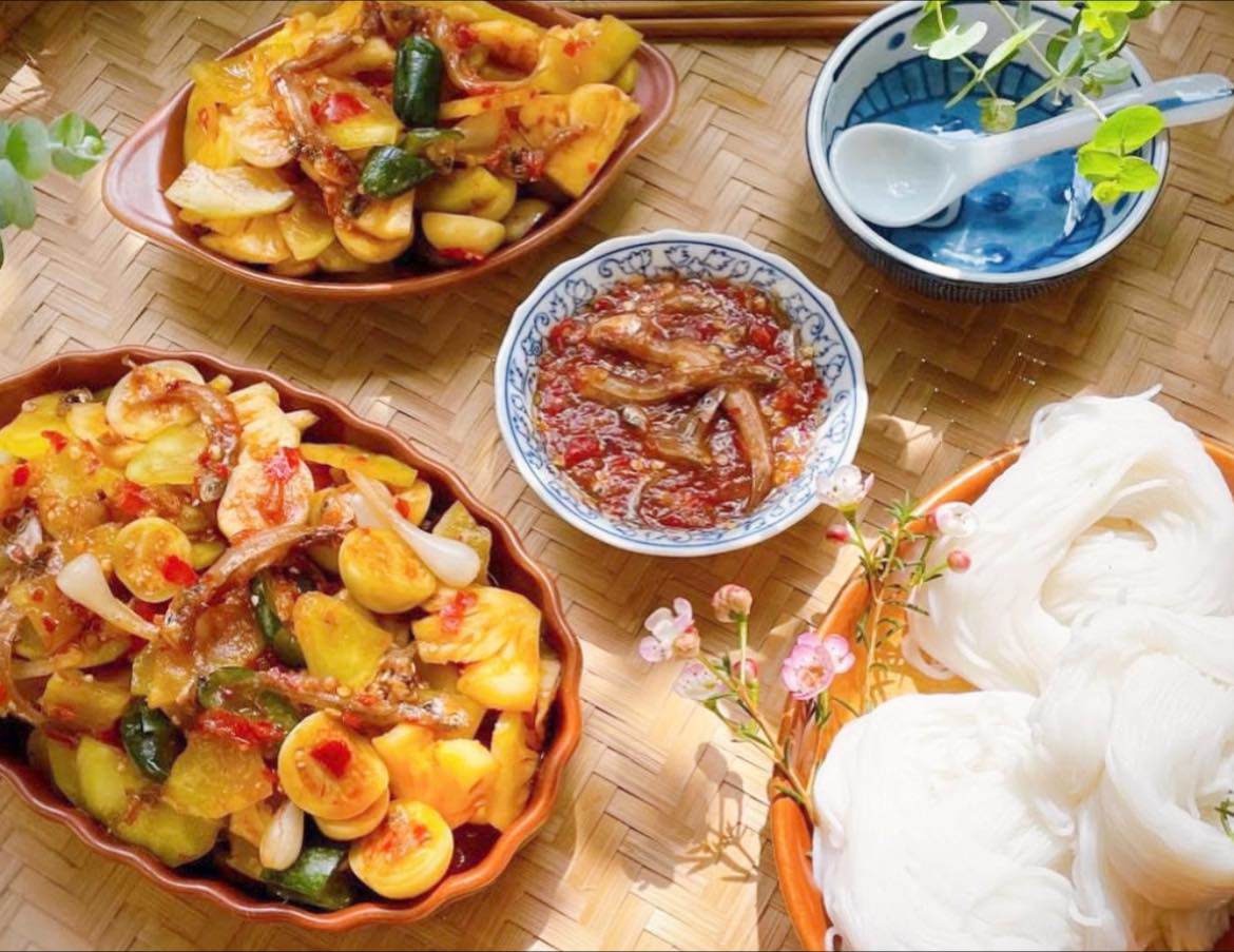 Thành phẩm có có sự kết hợp của mắm nêm tỏi ớt cùng với vị giòn giòn của dưa leo, đu đủ và cà pháo tạo nên hương vị rất riêng, thơm ngon, đậm đà và lạ miệng.